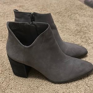 Authentic Leather Vince Camuto Block heeled booties